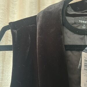 Black velvet vest, NWT